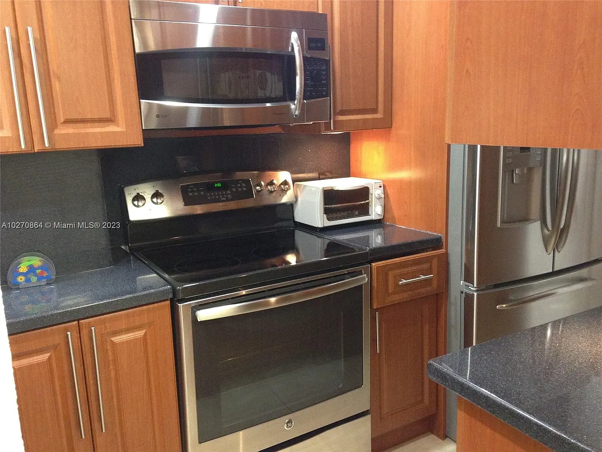 Building Photo - 3505 S Ocean Dr #104