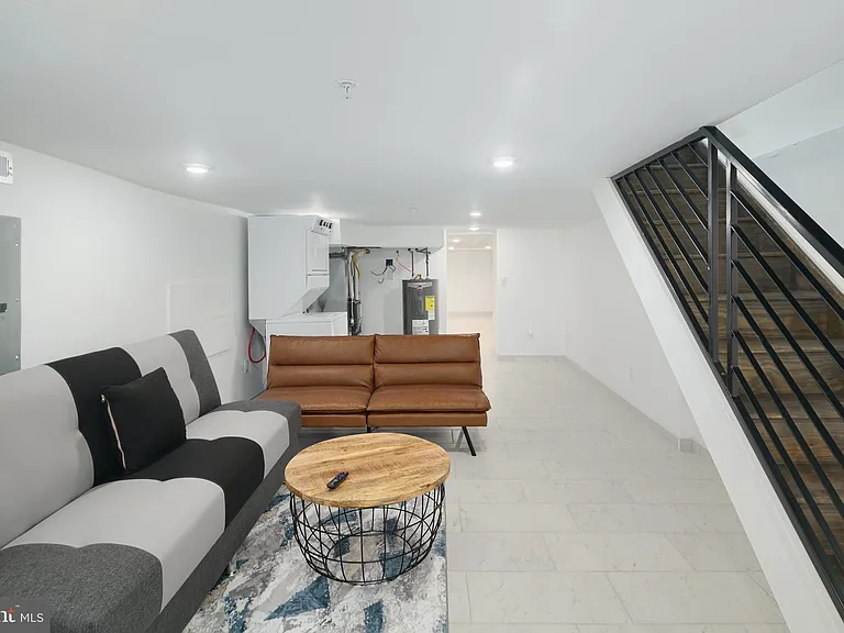 3127 Richmond St #1 — Photo 10