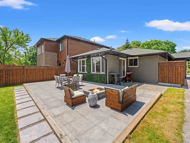 3 Hartland Rd — Photo 42