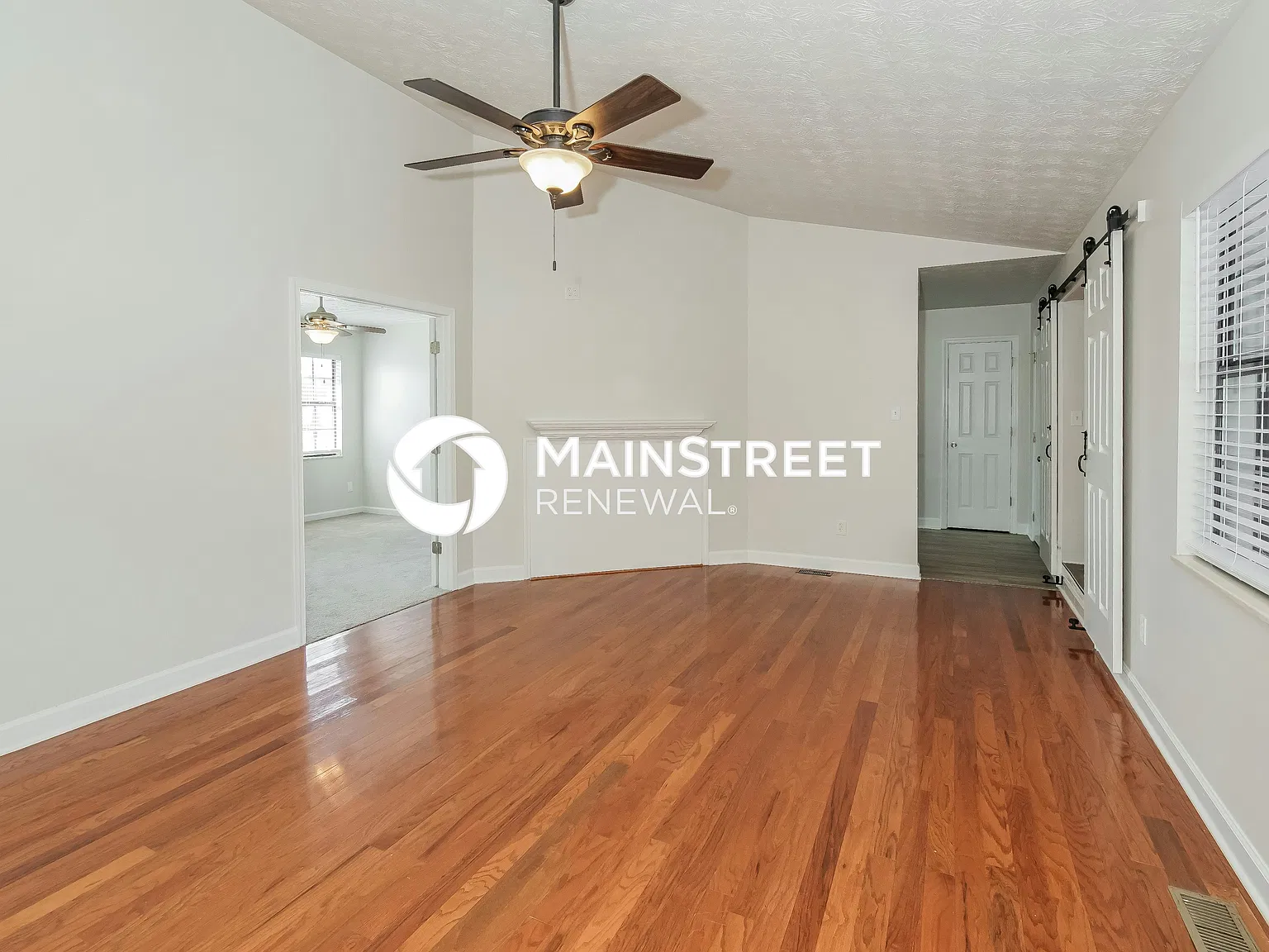 7456 Lyle Bend Ln — Photo 3