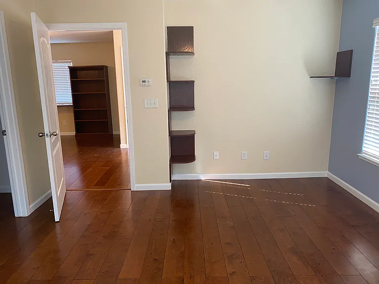 5215 Noyack Way — Photo 6