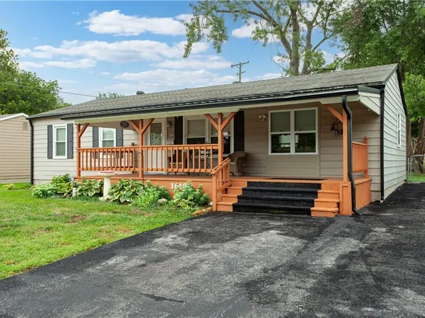 16109 E 17th St S, Independence, MO 64050