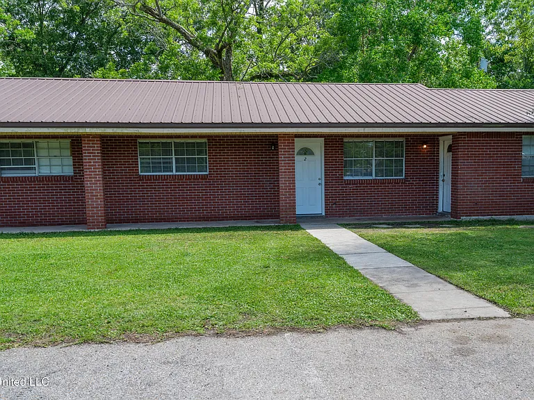 264 Alexander Rd — Photo 2