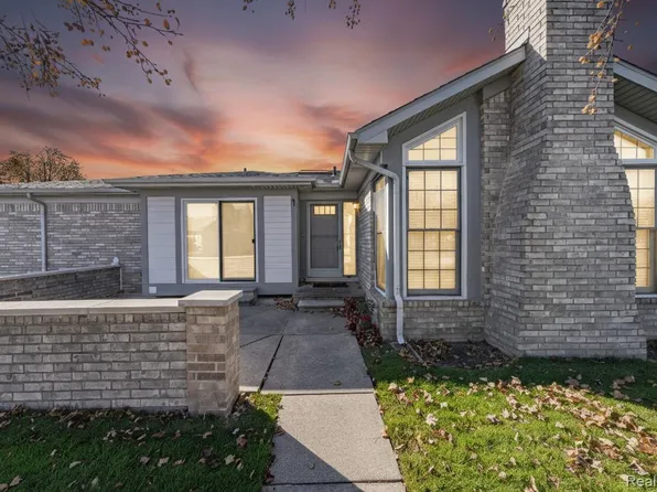 48391 Seawind Ct, Shelby Township, MI 48315