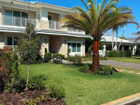 1017 S Palmway, Lake Worth, FL 33460