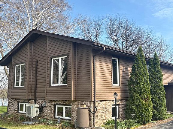 2nd image of 520 Rockview Ct