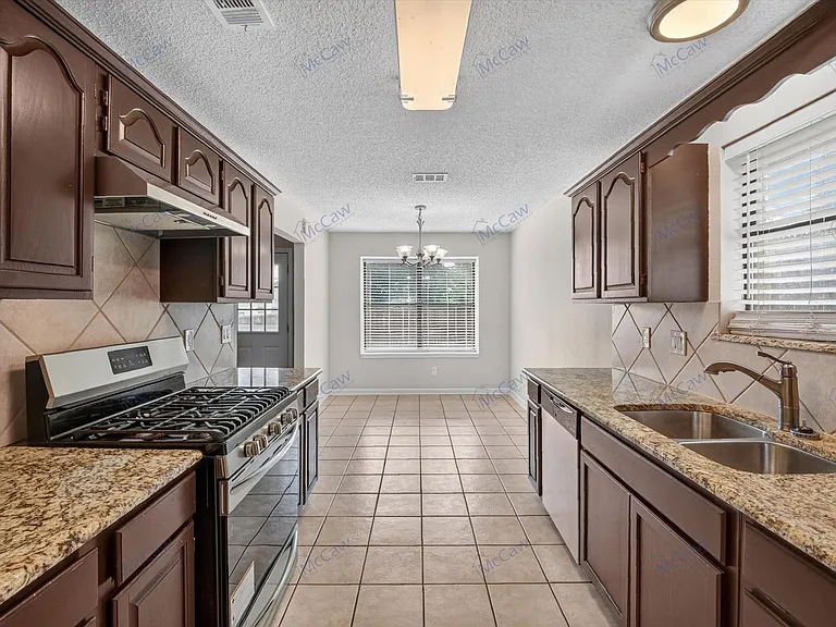 2607 Parkview Dr — Photo 6