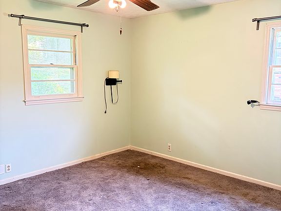 5th image of 310 Laurel Ln