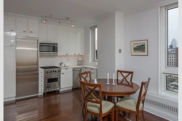 Sold by Stribling | media 13