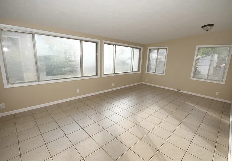 109 Sunset Dr — Photo 9