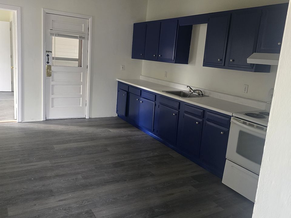 1st image of 395 Lake Ave