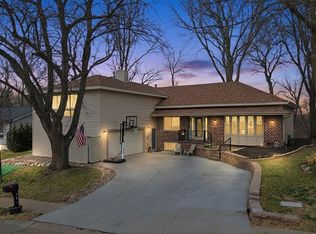 601 N Martin Dr, Bellevue, NE 68005