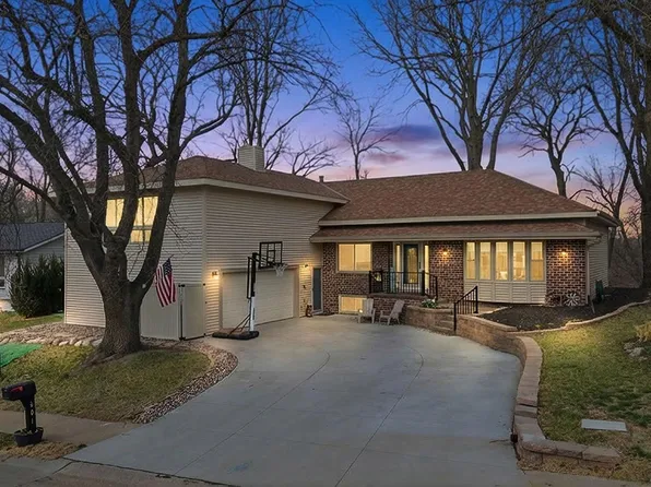 601 N Martin Dr, Bellevue, NE 68005