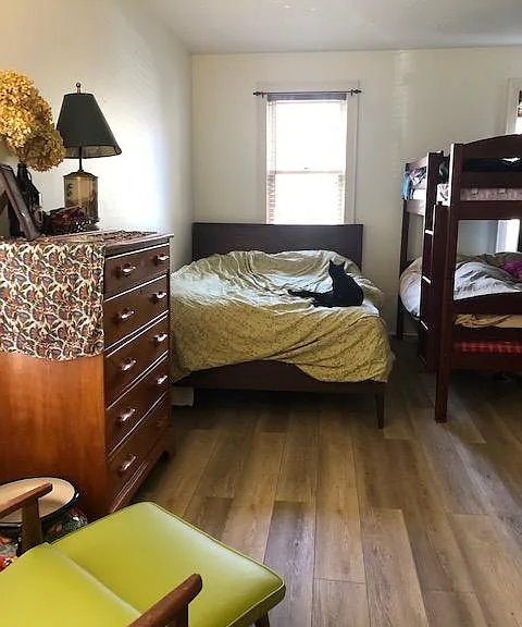 Another view of the sleeping nook.