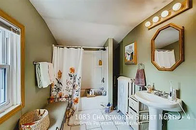 1083 Chatsworth St N #4 — Photo 12