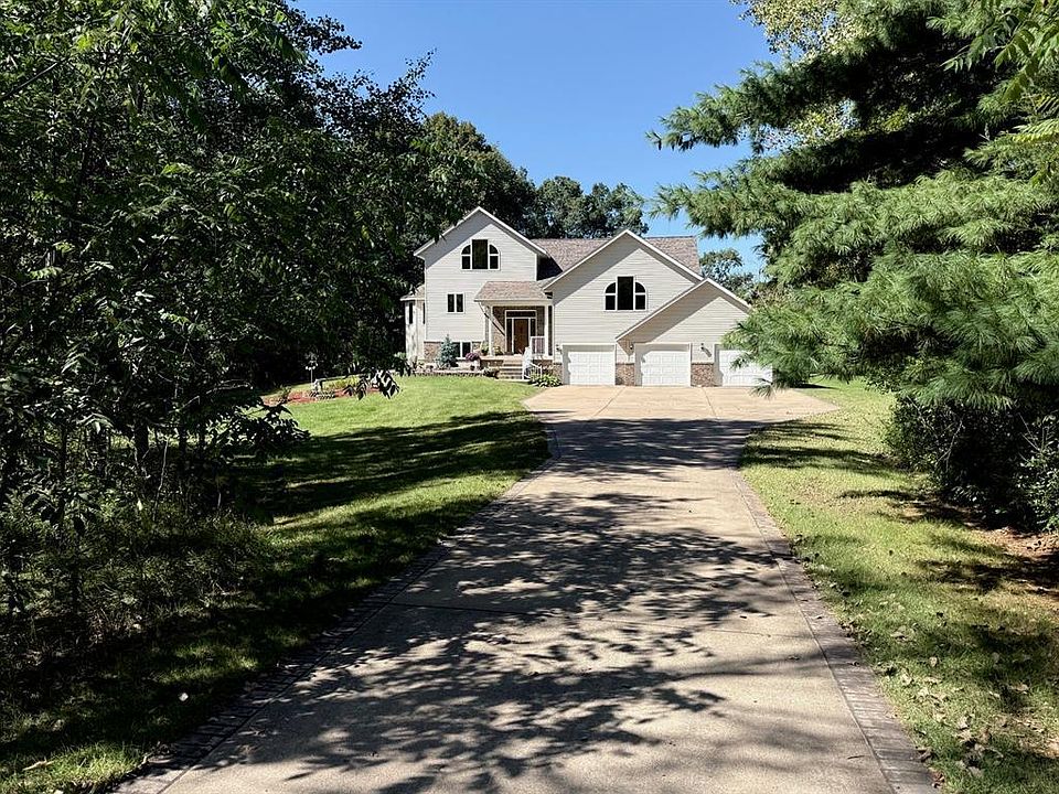 1st image of 3108 109th St