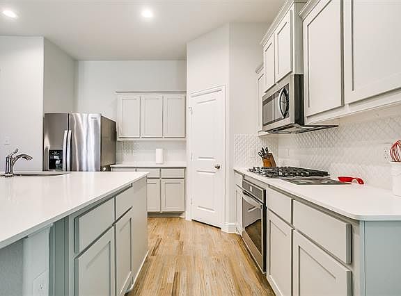 3rd image of 5620 Salt Springs Dr