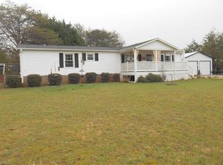 1021 Roy Tuttle Rd, Pinnacle, NC 27043