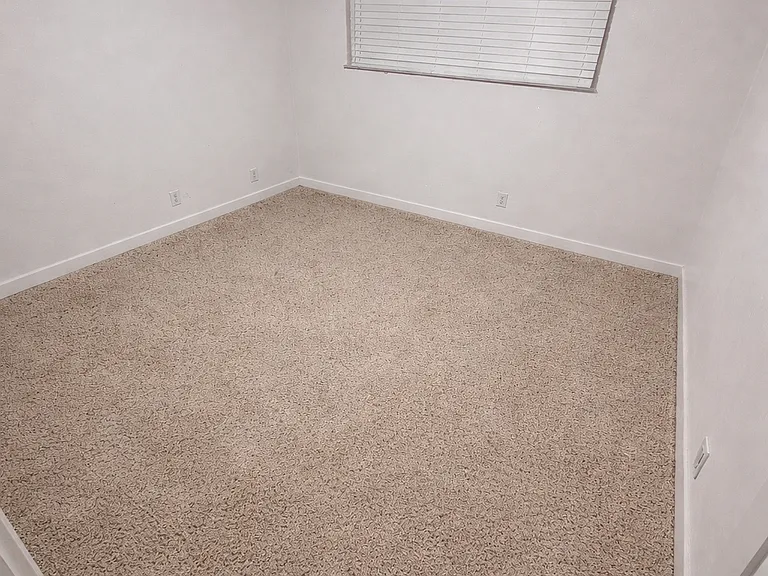 1055 Orizaba Ave #3 — Photo 6