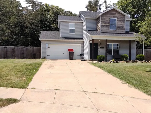1584 Sango St, Springdale, AR 72764