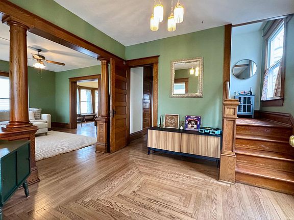 4th image of 1118 College Ave