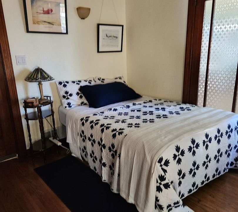 1st image of 4564 E Talmadge Dr Room 2