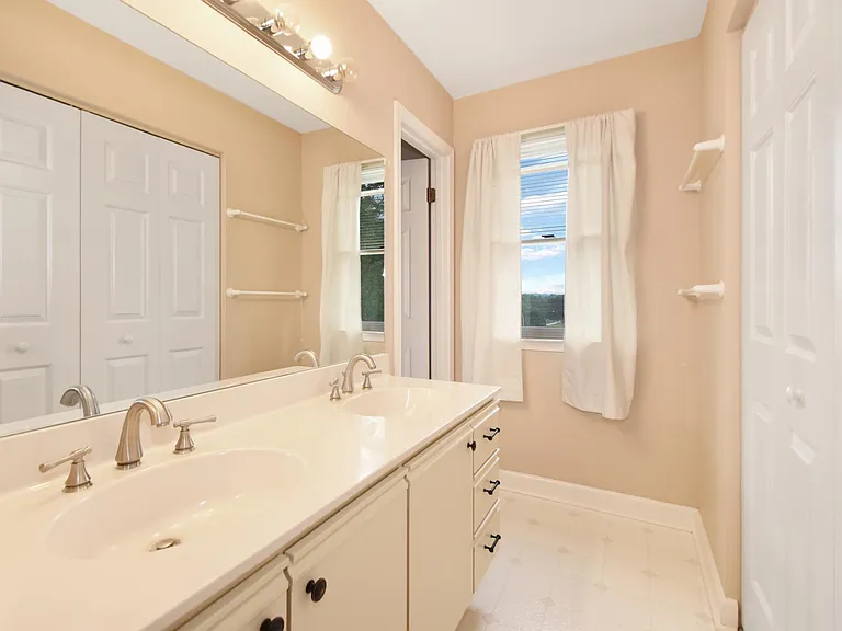 307 Jonathan Ct — Photo 19