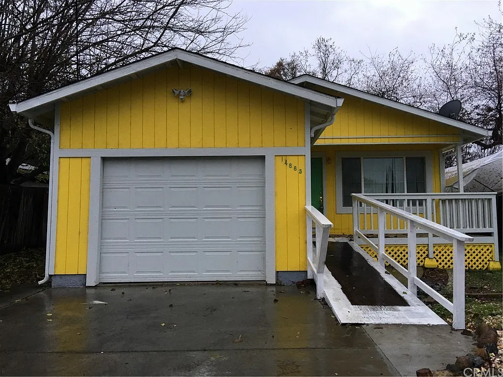 14885 Highlands Way photo 1