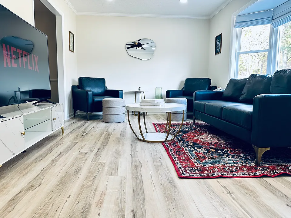 1521 Alamo Dr