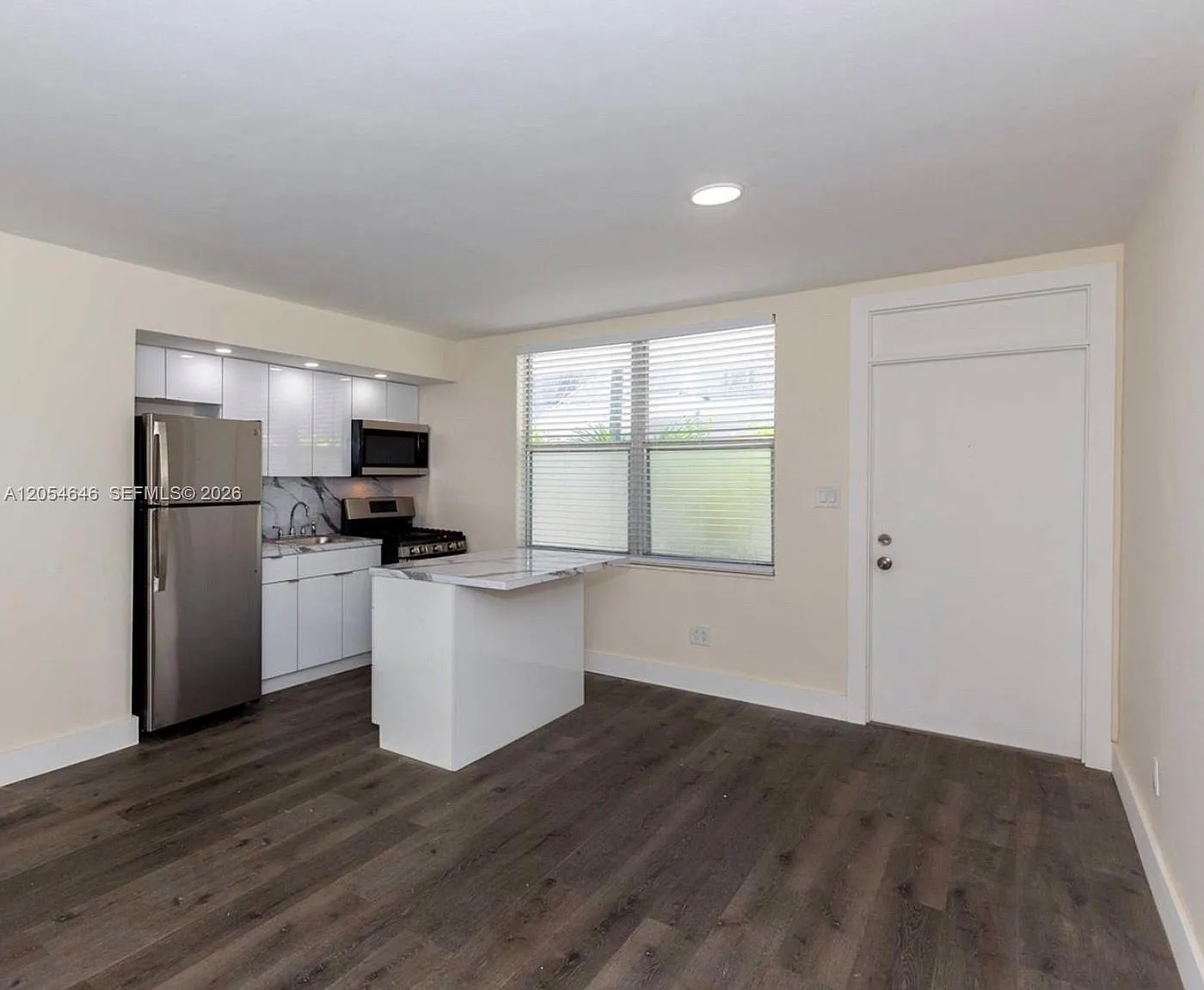 Southern Classic Condo — Photo 4