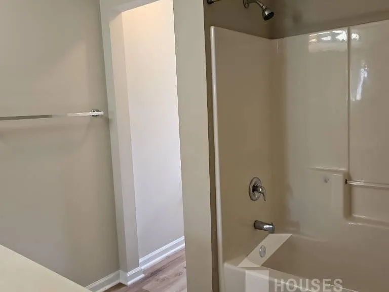 210 Stapleford Park Dr — Photo 19