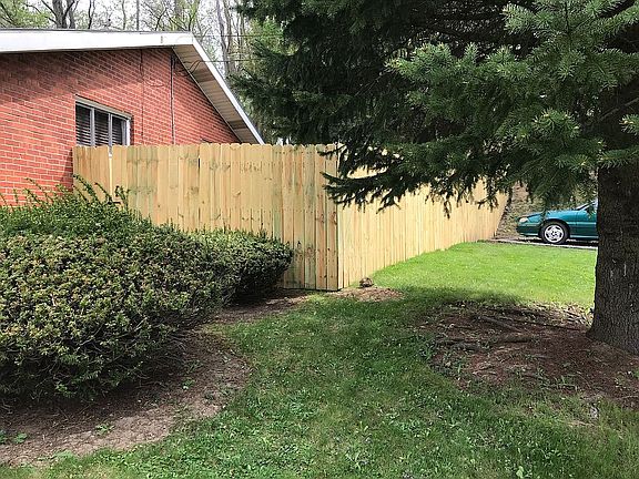 4th image of 400 Garden City Dr