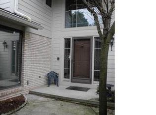 4000 Foxview St, West Bloomfield, MI 48323