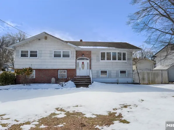 454 E Ridgewood Ave, Paramus, NJ 07652