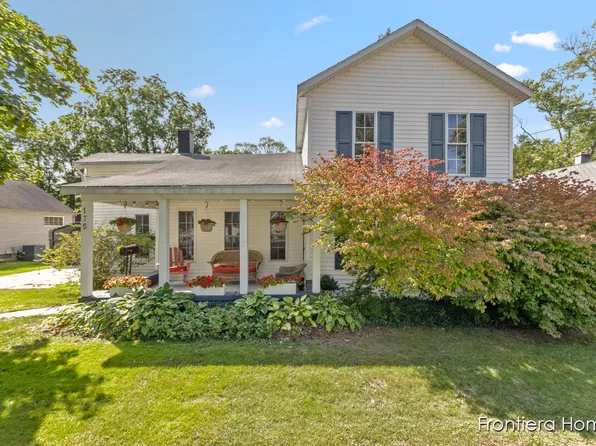 175 S Main St, Rockford, MI 49341