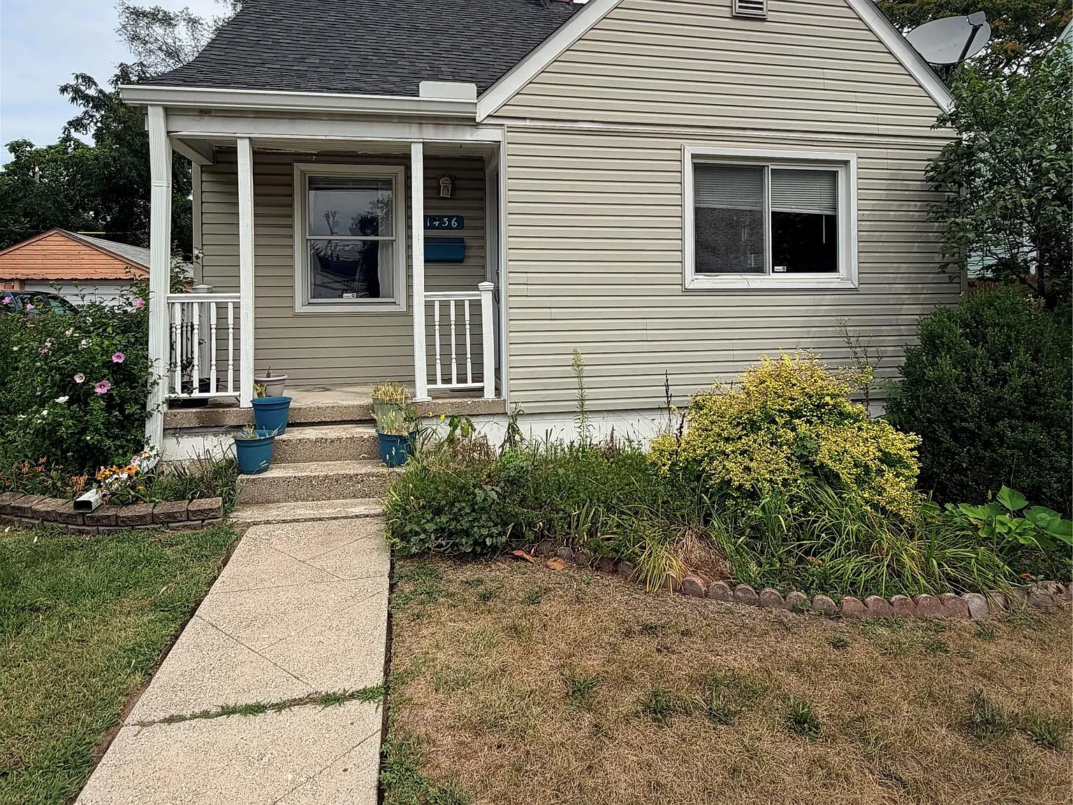 3 bed, 2.0 bath, 1100 sqft, $2,000 — Photo 2