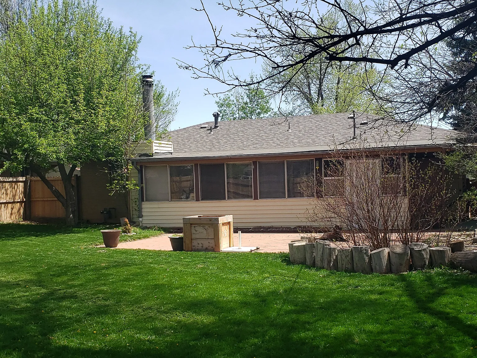 4 bed, 2300 sqft, $2,395 — Photo 3