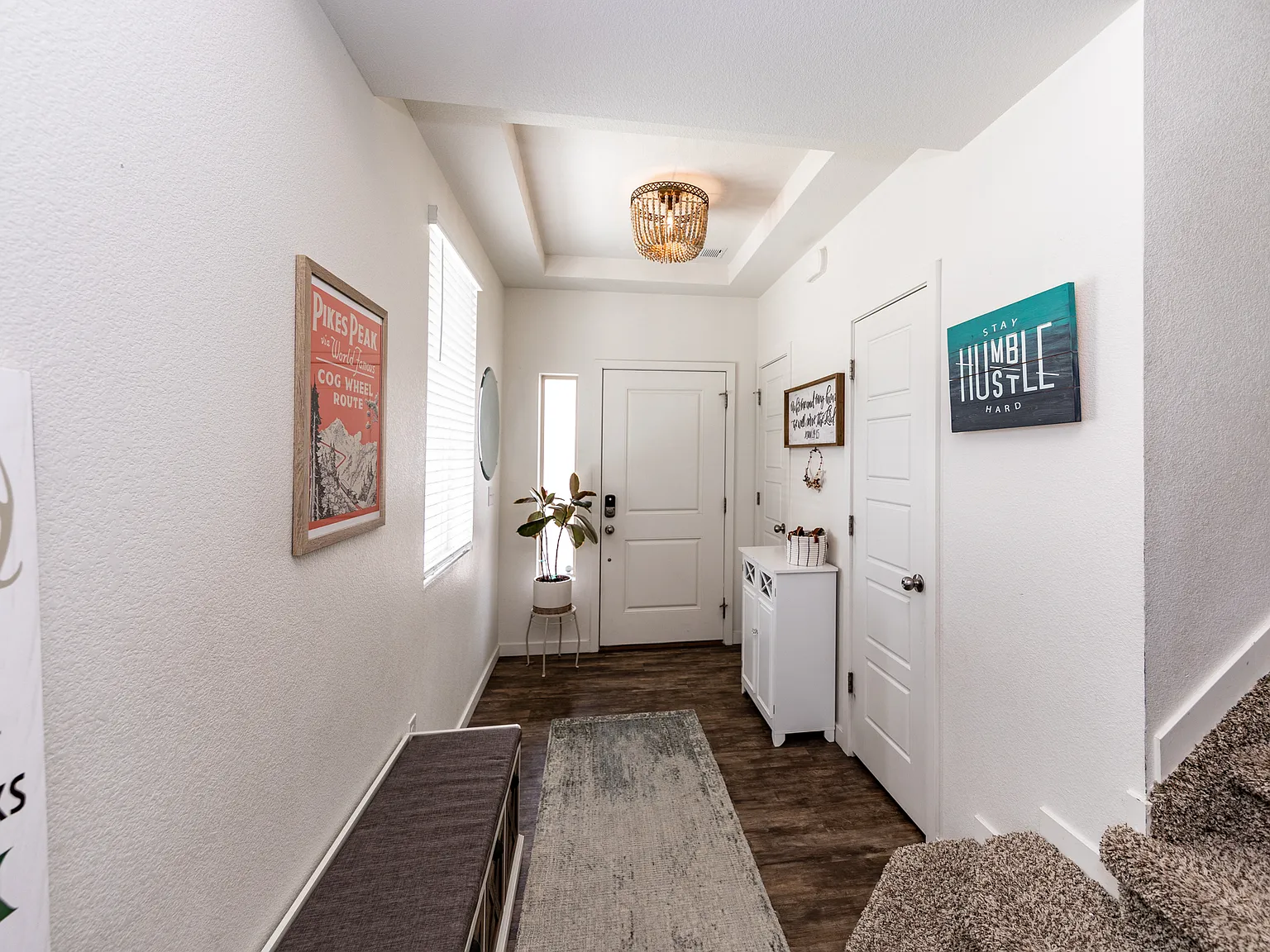 4 bed, 2.5 bath, 1932 sqft, $2,400 — Photo 3