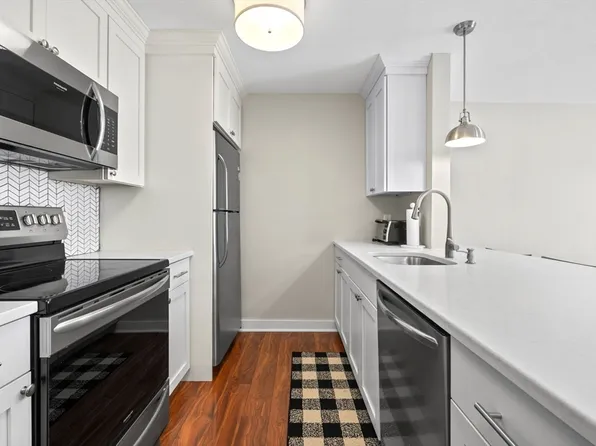 269 Cambridge Rd APT 203, Woburn, MA 01801