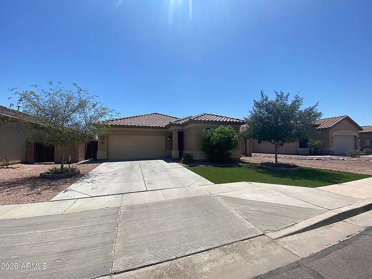 7721 S 68th Dr — Photo 1
