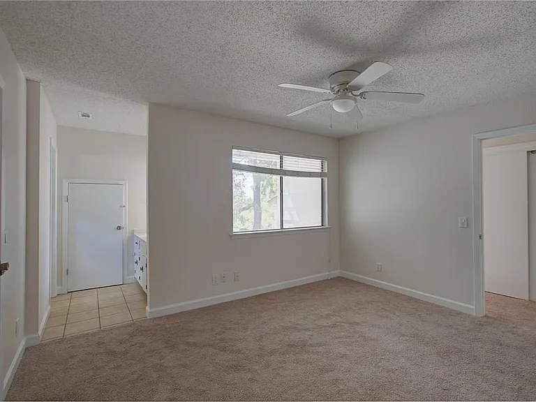 8402 Tallwood Dr #B — Photo 15