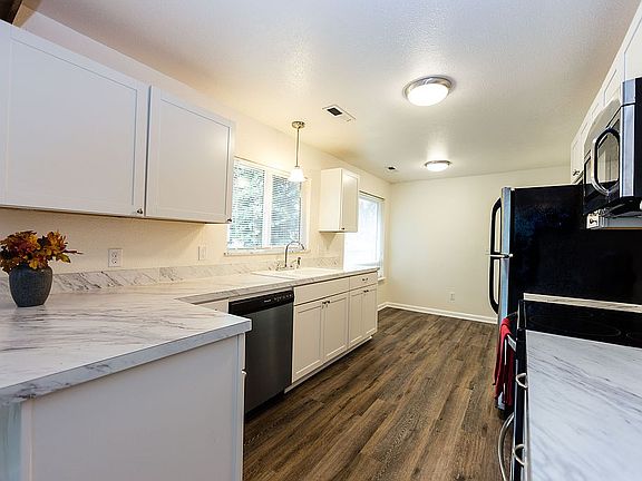 2nd image of 10521 8th Ave S