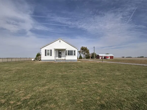 9238 Sefton Rd, Lovington, IL 61937