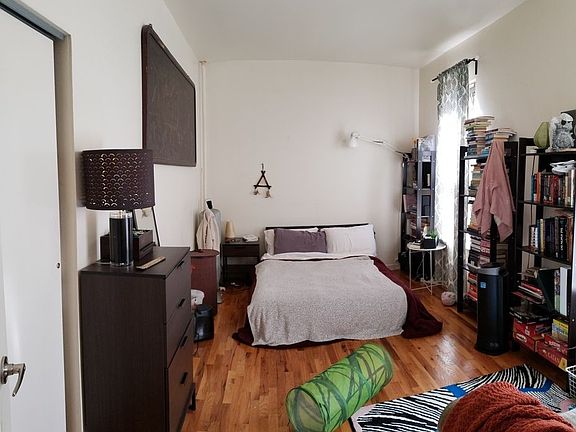 3rd image of 2027 Pacific St APT 7C