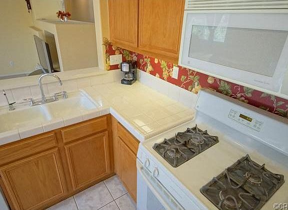 4th image of 15387 Jeanette Dr