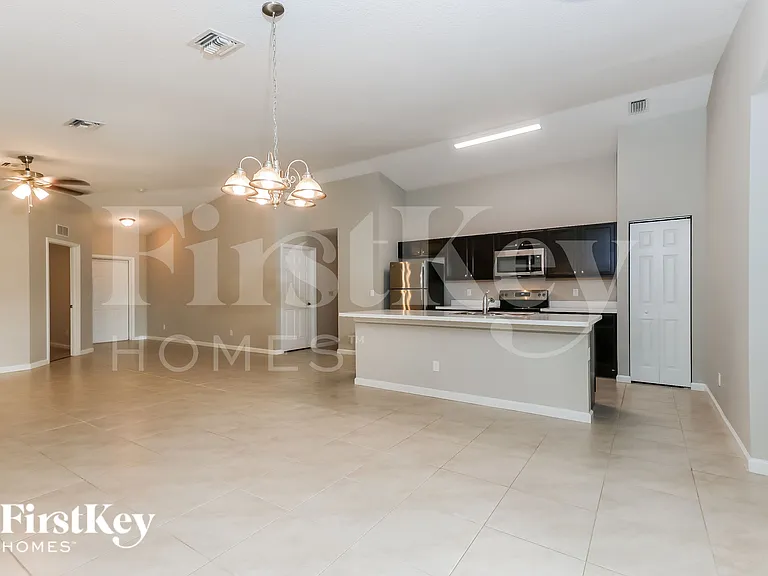 1939 SW Gold Ln — Photo 5