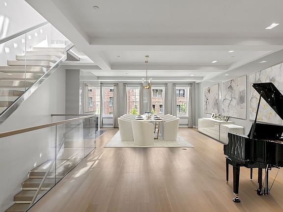 5th image of 112 E 71st St
