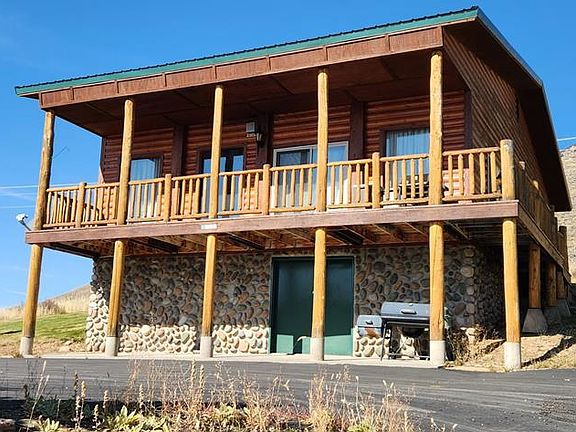 3rd image of 3885 Teton Rd