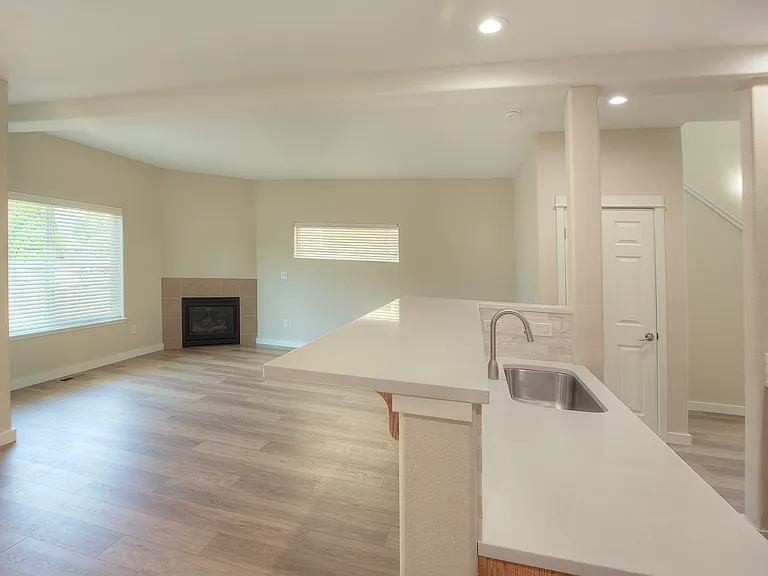 137 SW Cascade Mountain Ct — Photo 12