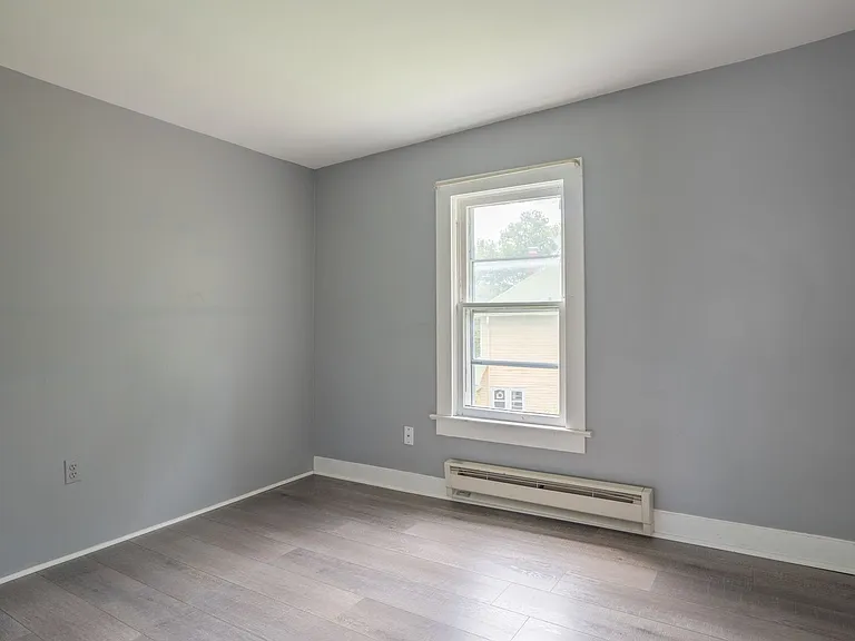 427 Delaware Ave — Photo 8